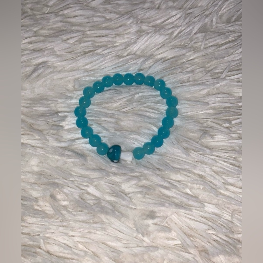Mushroom beaded stretch bracelet